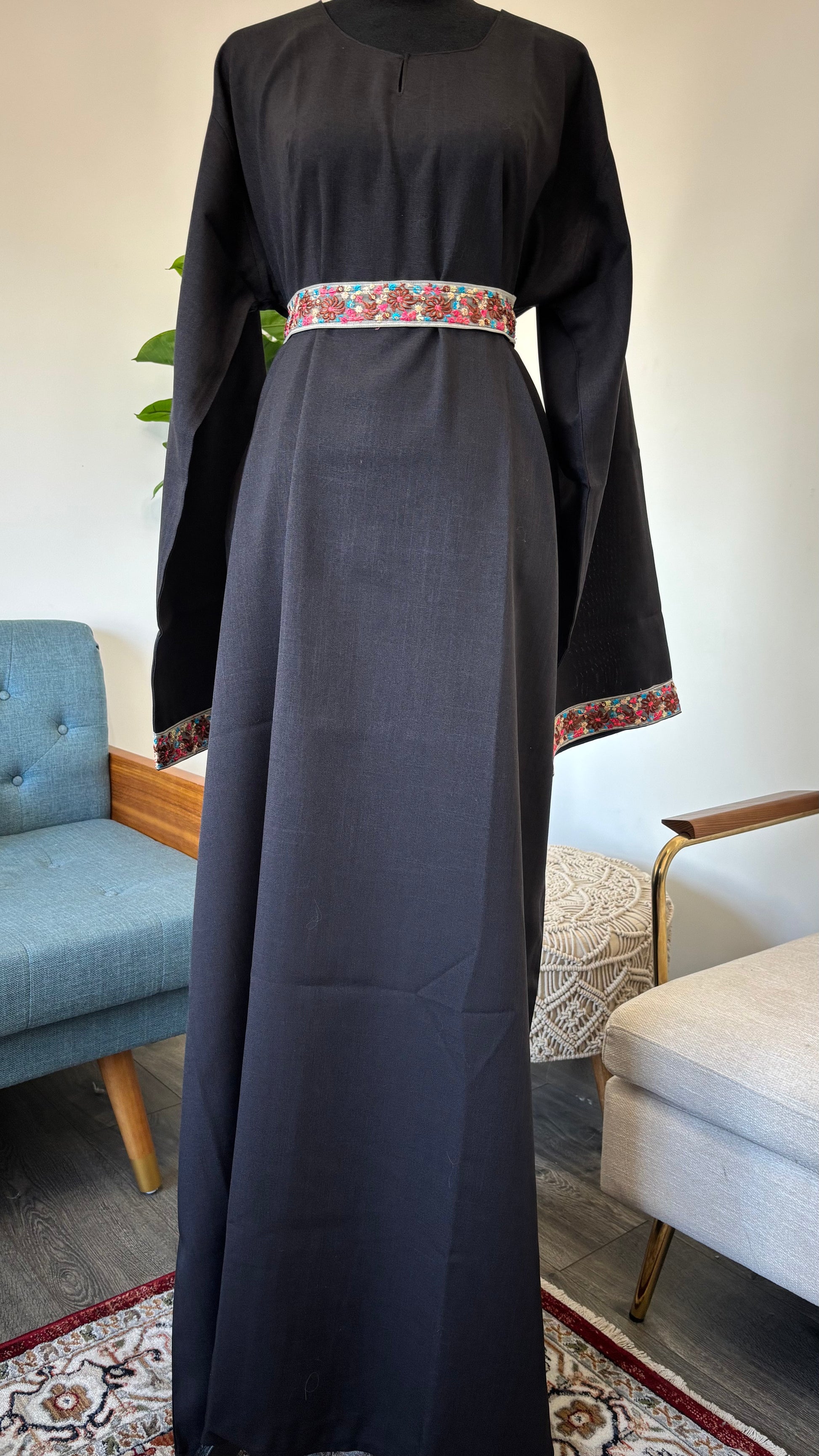 Elegant Black Flower Abaya Dress with Belt - Acadia House